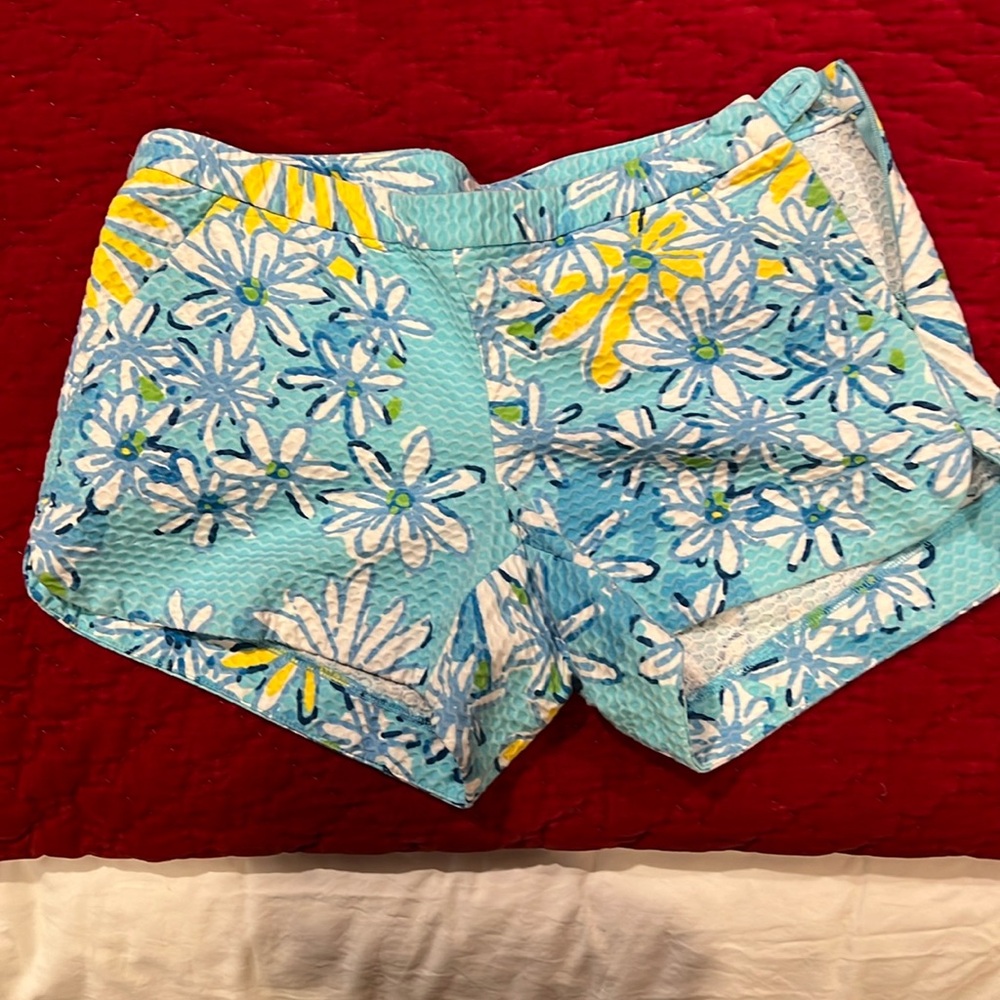 Lilly Pulitzer  women’s shorts. size 0 , flower shorts. Like new!